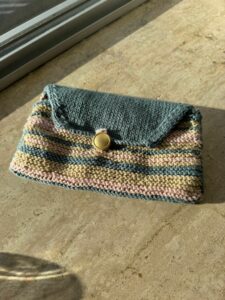 Lire la suite à propos de l’article Atelier tricot SPÉCIAL ADOS – 15&22/04/26 de 14h à 16h