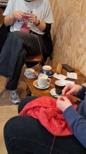 Lire la suite à propos de l’article Crochet et tricot club – 14/11/26 de 14h à 17h